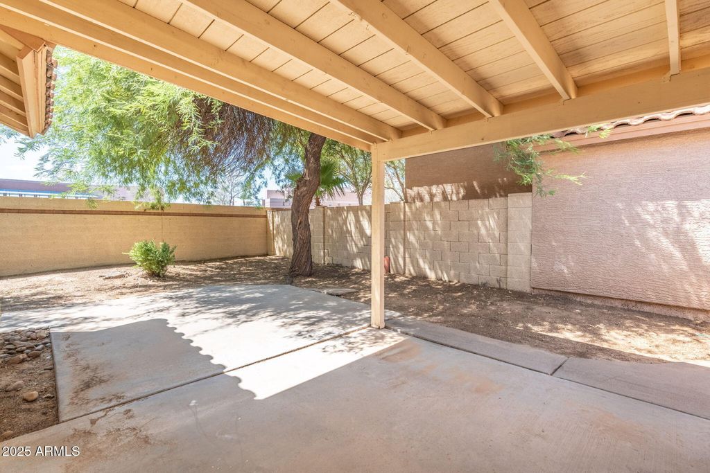 Image 21 of property listing at 16618 S 32ND Place, Phoenix, AZ 85048