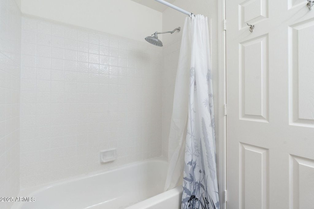 Image 32 of property listing at 16618 S 32ND Place, Phoenix, AZ 85048