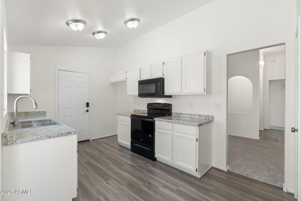 Image 39 of property listing at 16618 S 32ND Place, Phoenix, AZ 85048