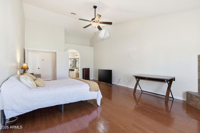 1133 N Peppertree Drive, Gilbert, AZ 85234