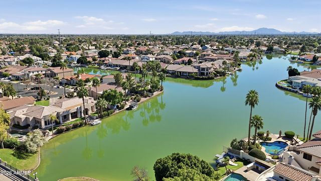 1133 N Peppertree Drive, Gilbert, AZ 85234