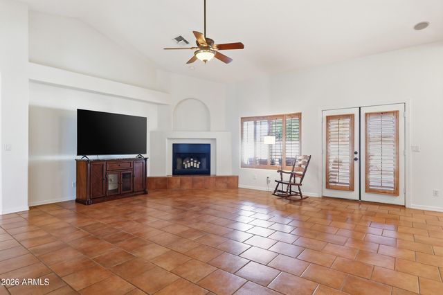 1133 N Peppertree Drive, Gilbert, AZ 85234