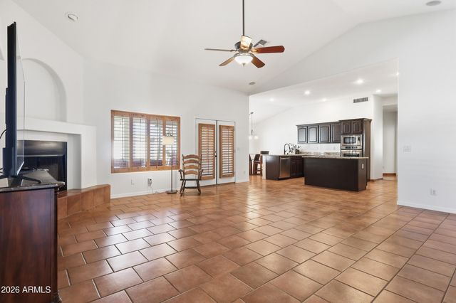 1133 N Peppertree Drive, Gilbert, AZ 85234