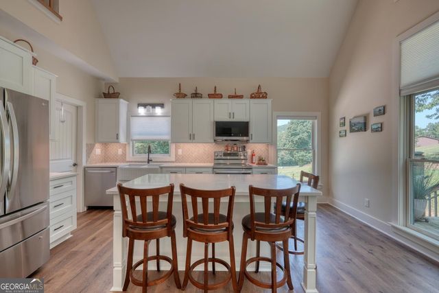 206 Gladson Lane, Blairsville, GA 30512