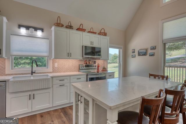 206 Gladson Lane, Blairsville, GA 30512