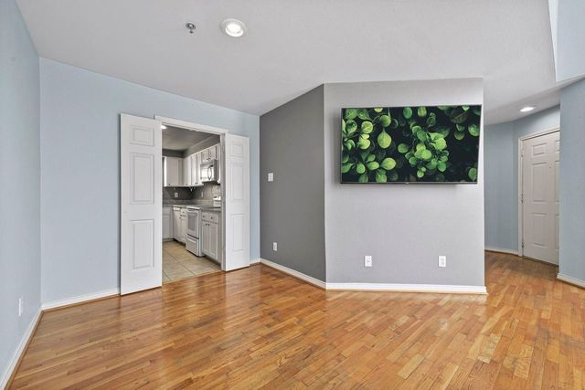 3100 Cole Avenue 211, Dallas, TX 75204