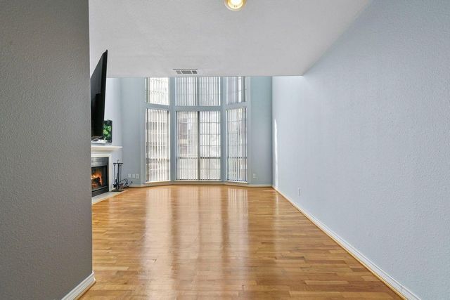 3100 Cole Avenue 211, Dallas, TX 75204