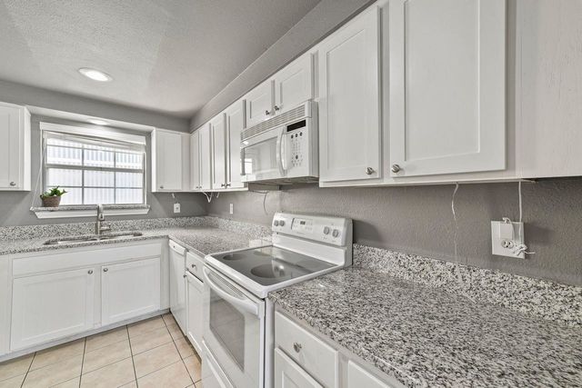 3100 Cole Avenue 211, Dallas, TX 75204