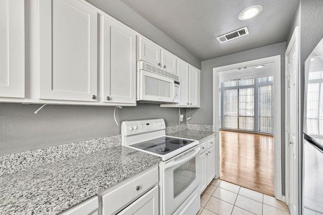 3100 Cole Avenue 211, Dallas, TX 75204