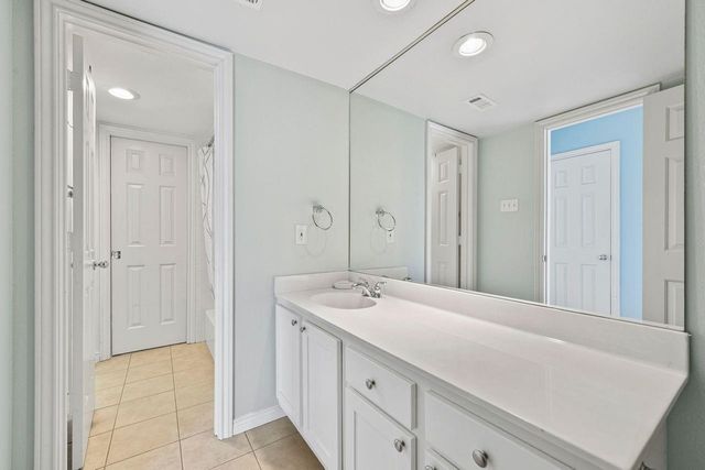 3100 Cole Avenue 211, Dallas, TX 75204
