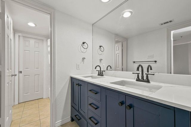 3100 Cole Avenue 211, Dallas, TX 75204
