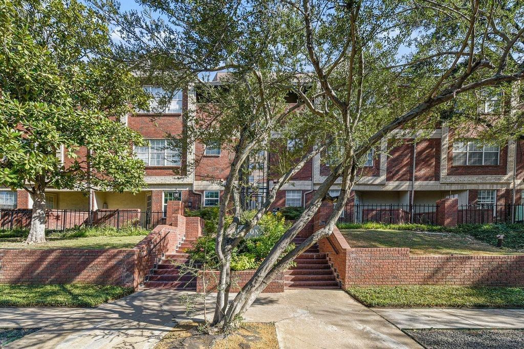 3100 Cole Avenue 211, Dallas, TX 75204