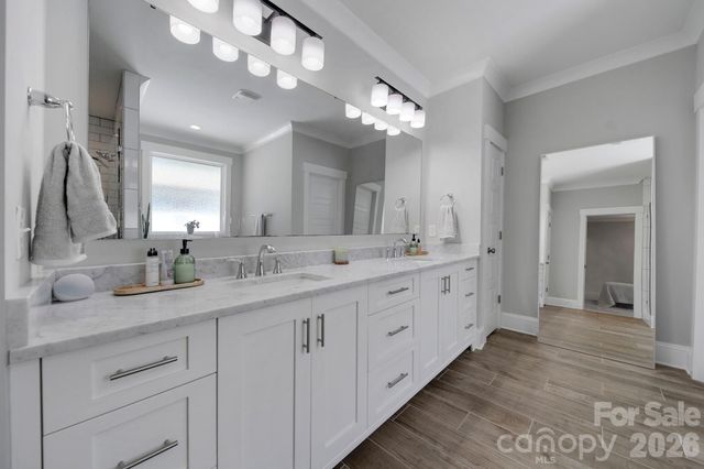 3015 Commonwealth Avenue, Charlotte, NC 28205