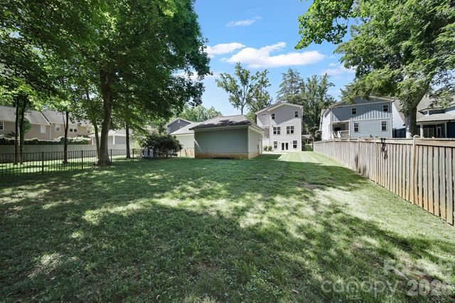 3015 Commonwealth Avenue, Charlotte, NC 28205