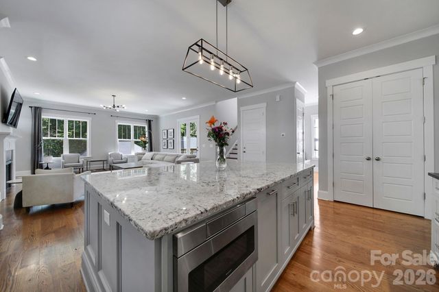 3015 Commonwealth Avenue, Charlotte, NC 28205