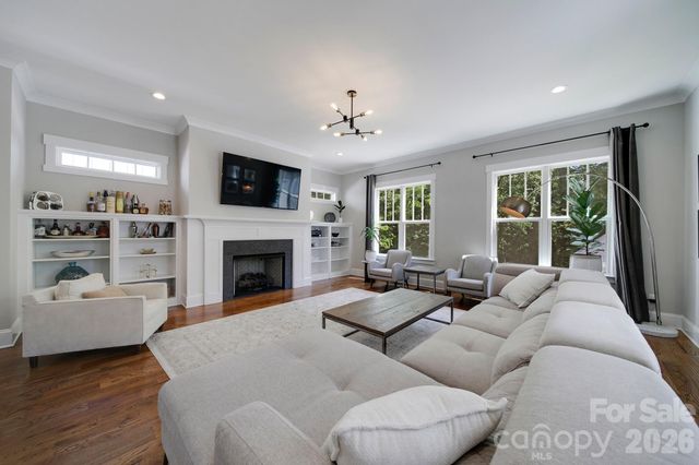 3015 Commonwealth Avenue, Charlotte, NC 28205