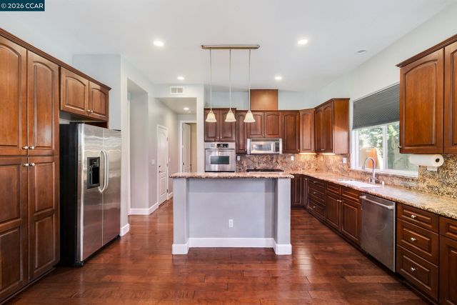 1206 Sierra Trail Rd, Oakley, CA 94561