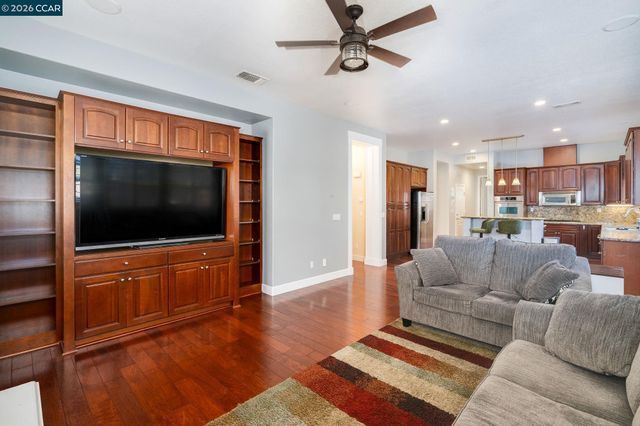 1206 Sierra Trail Rd, Oakley, CA 94561