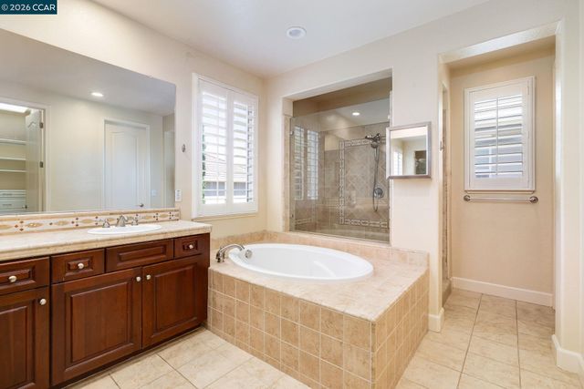1206 Sierra Trail Rd, Oakley, CA 94561