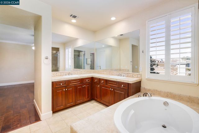 1206 Sierra Trail Rd, Oakley, CA 94561