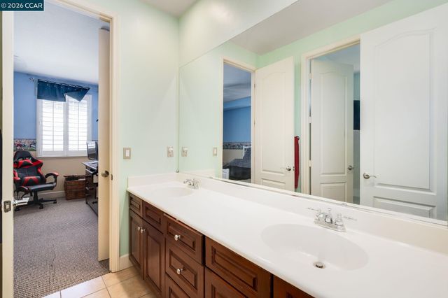 1206 Sierra Trail Rd, Oakley, CA 94561