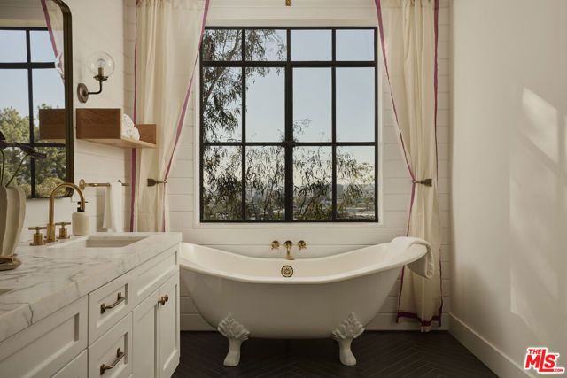 2039 N Gramercy Place, Los Angeles, CA 90068