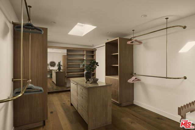 2039 N Gramercy Place, Los Angeles, CA 90068