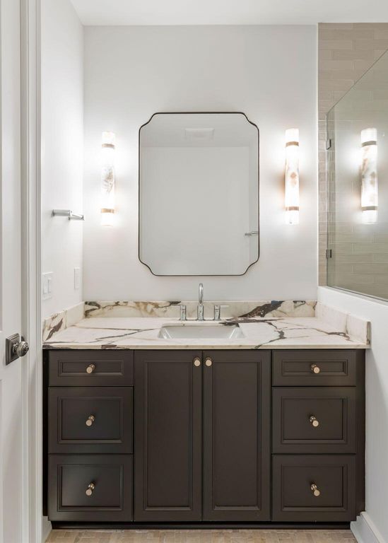 Image 11 of property listing at 747 Hill Street, Mount Pleasant, SC 29464