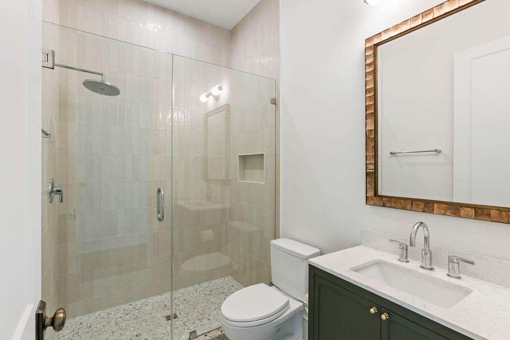 Image 13 of property listing at 747 Hill Street, Mount Pleasant, SC 29464