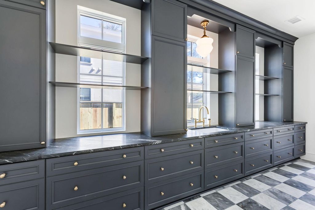 Image 3 of property listing at 747 Hill Street, Mount Pleasant, SC 29464