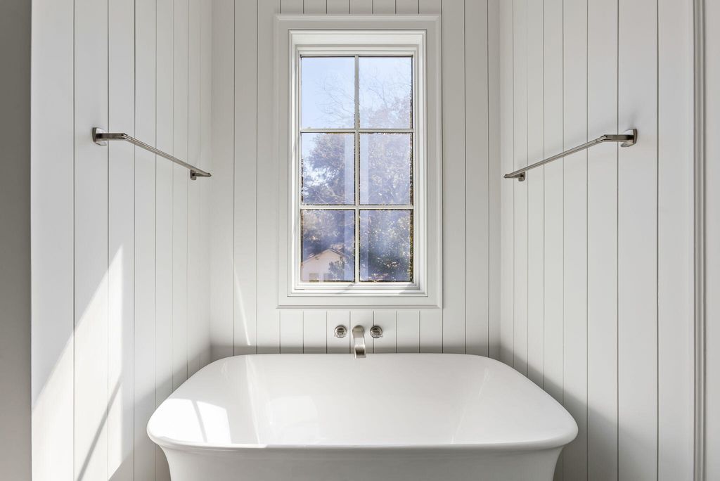 Image 8 of property listing at 747 Hill Street, Mount Pleasant, SC 29464