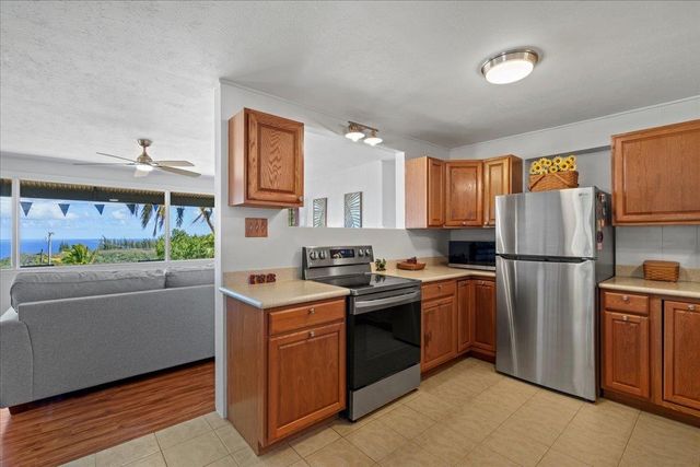 110 Kahiapo Pl, Haiku, HI 96708