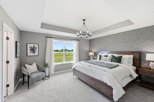 1006 E Meadowsweet Drive, River Falls, WI 54022