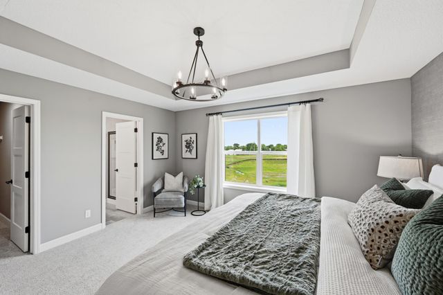 1006 E Meadowsweet Drive, River Falls, WI 54022