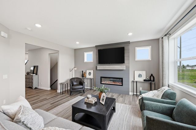 1006 E Meadowsweet Drive, River Falls, WI 54022