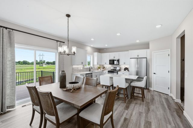 1006 E Meadowsweet Drive, River Falls, WI 54022