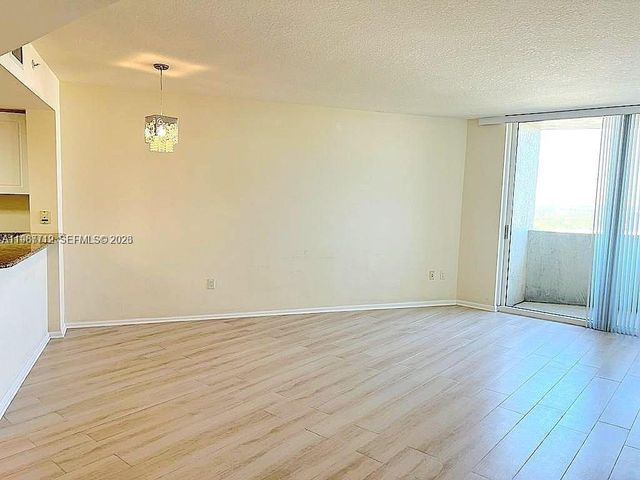 19501 W Country Club Dr 2611, Aventura, FL 33180