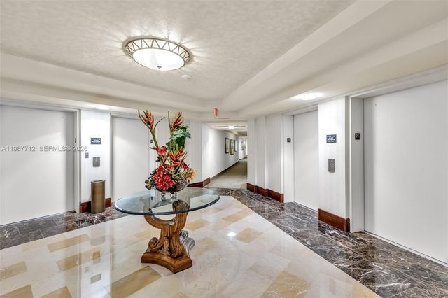 19501 W Country Club Dr 2611, Aventura, FL 33180