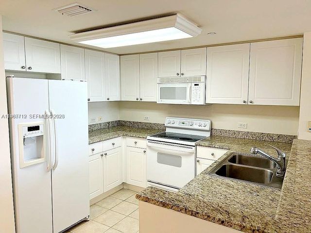 19501 W Country Club Dr 2611, Aventura, FL 33180