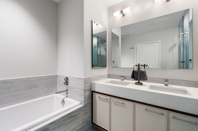 1 Dalton St 4703, Boston, MA 02115