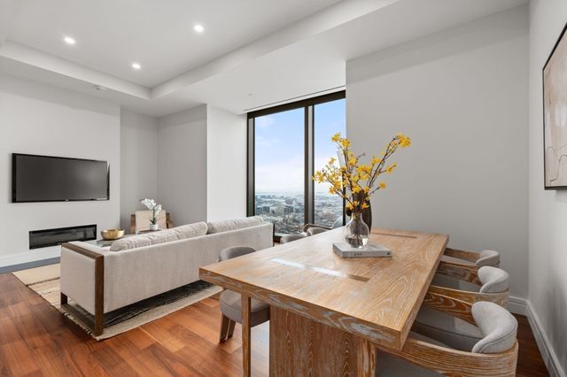 1 Dalton St 4703, Boston, MA 02115