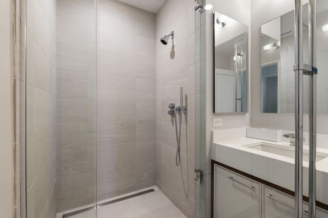 1 Dalton St 4703, Boston, MA 02115