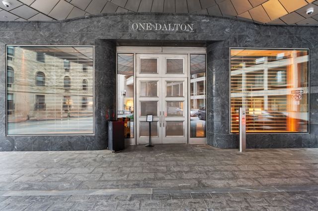 1 Dalton St 4703, Boston, MA 02115