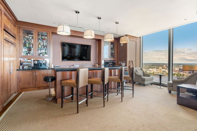 1 Dalton St 4703, Boston, MA 02115