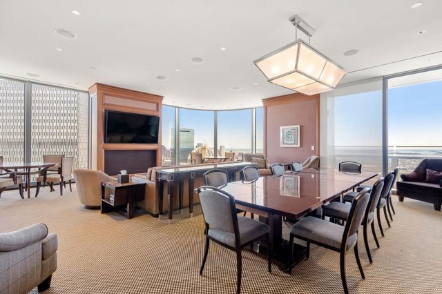 1 Dalton St 4703, Boston, MA 02115