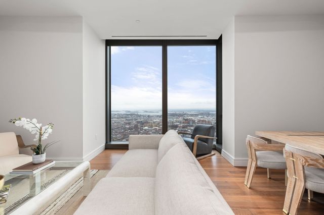 1 Dalton St 4703, Boston, MA 02115