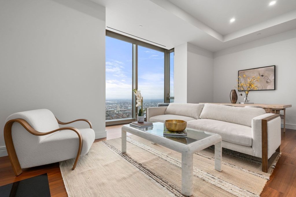 1 Dalton St 4703, Boston, MA 02115
