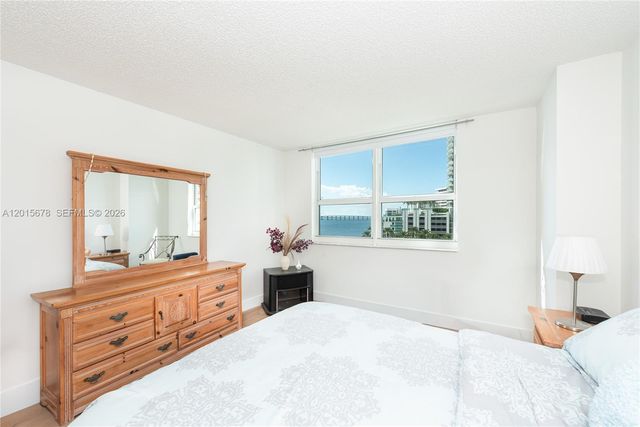 1155 Brickell Bay Dr 609, Miami, FL 33131
