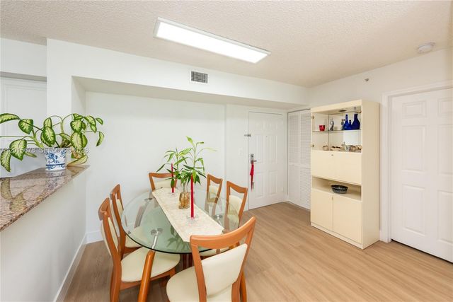 1155 Brickell Bay Dr 609, Miami, FL 33131