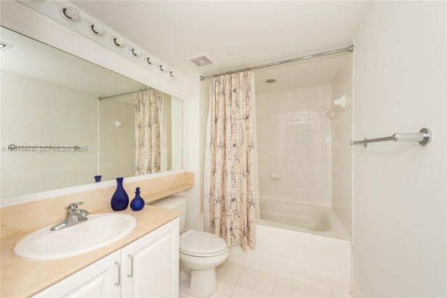 1155 Brickell Bay Dr 609, Miami, FL 33131